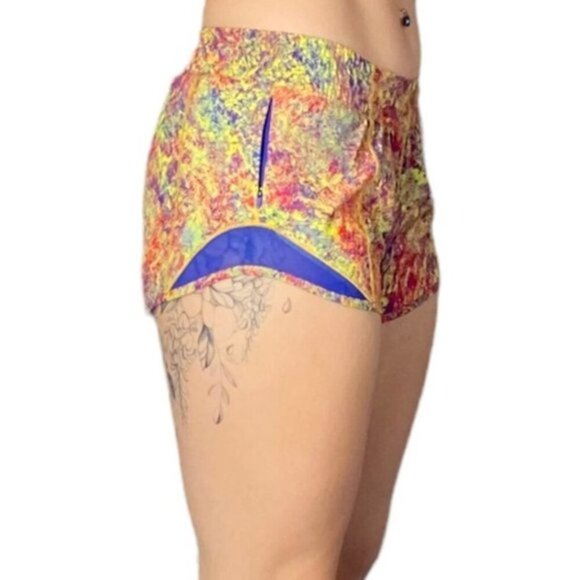 Lululemon Seawheeze 2019 Hotty Hot short size 4 - Picture 1 of 8